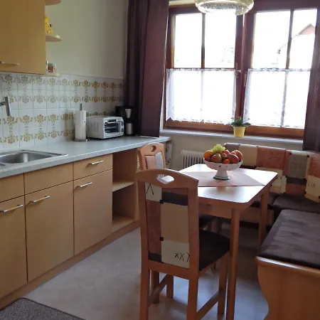 Haus Lindenhofer Apartamento *